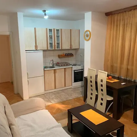 Apartman Sunce شقة بييلينا